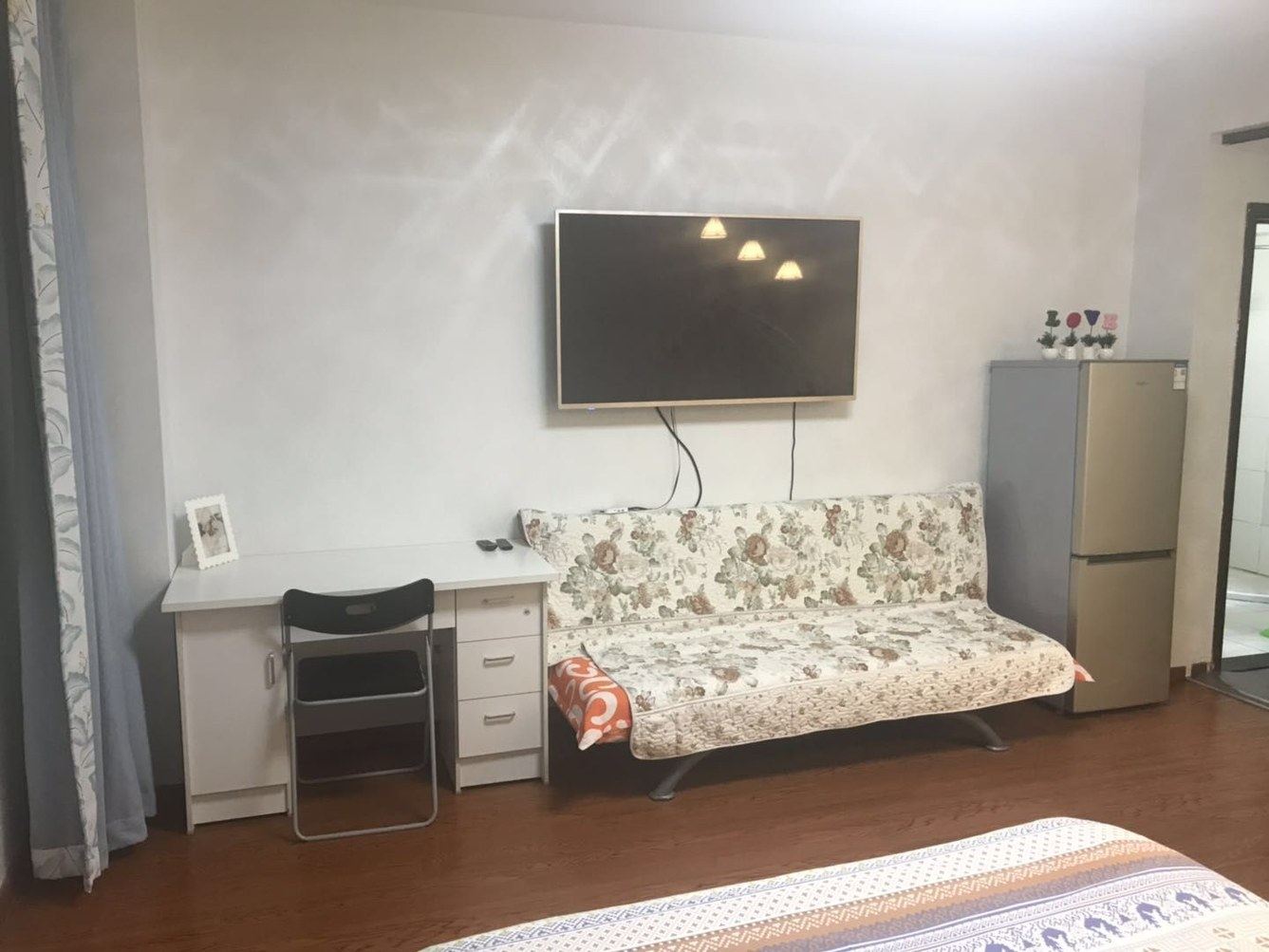 精装一室大床房