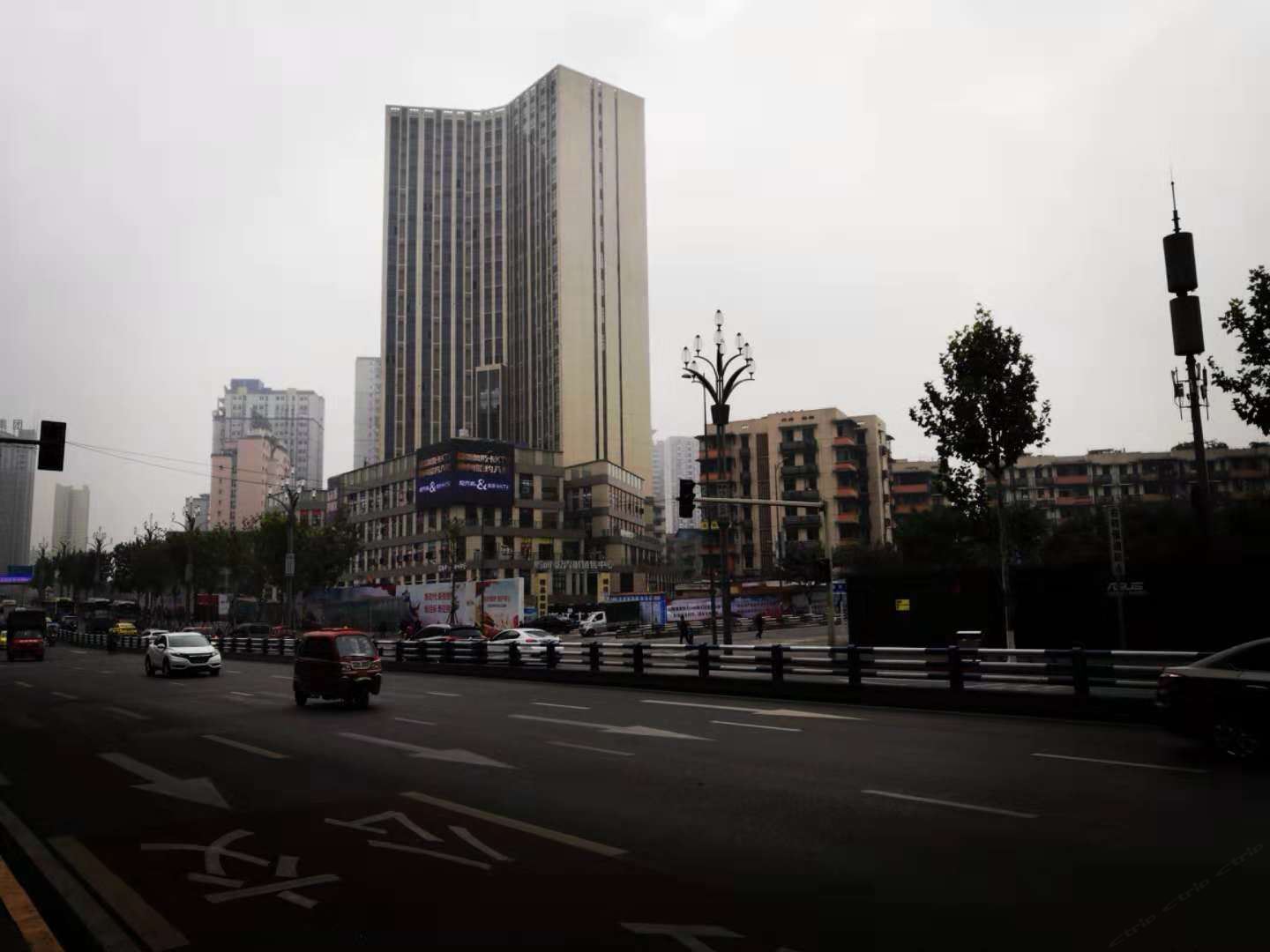 阿富尔宾馆(重庆石桥铺金轩店)