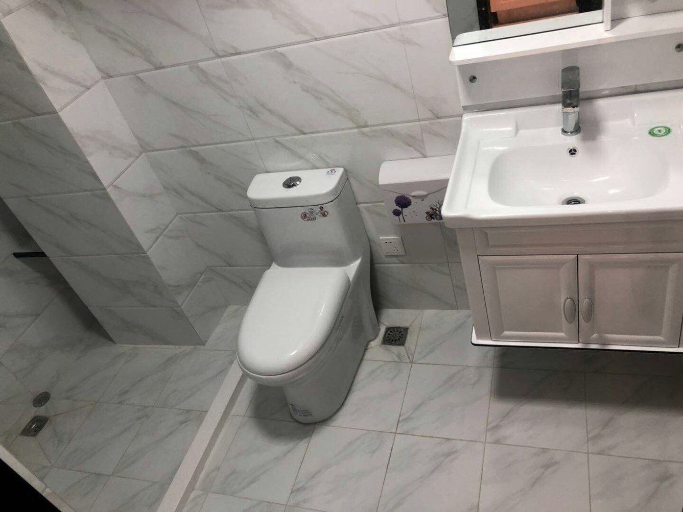 精装一室大床房