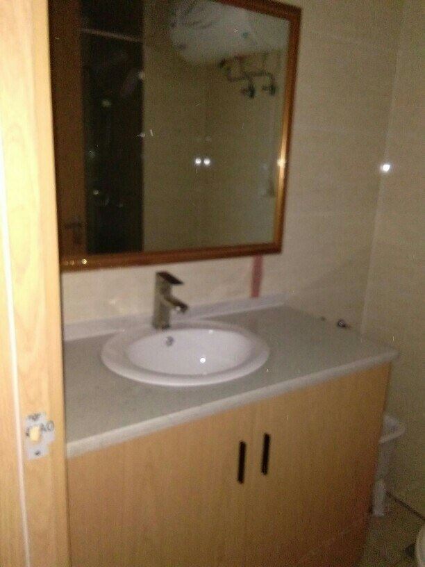 温馨精装一室一厅套房