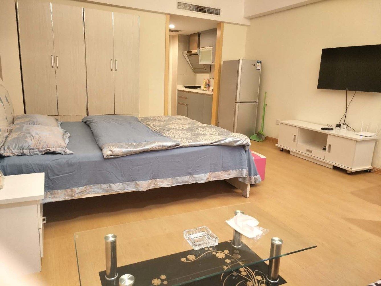 精装一室大床房