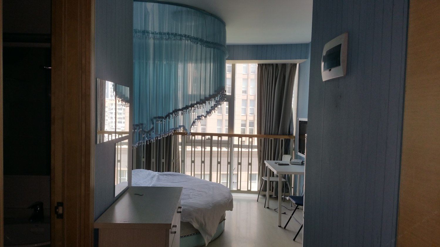 温馨圆床房