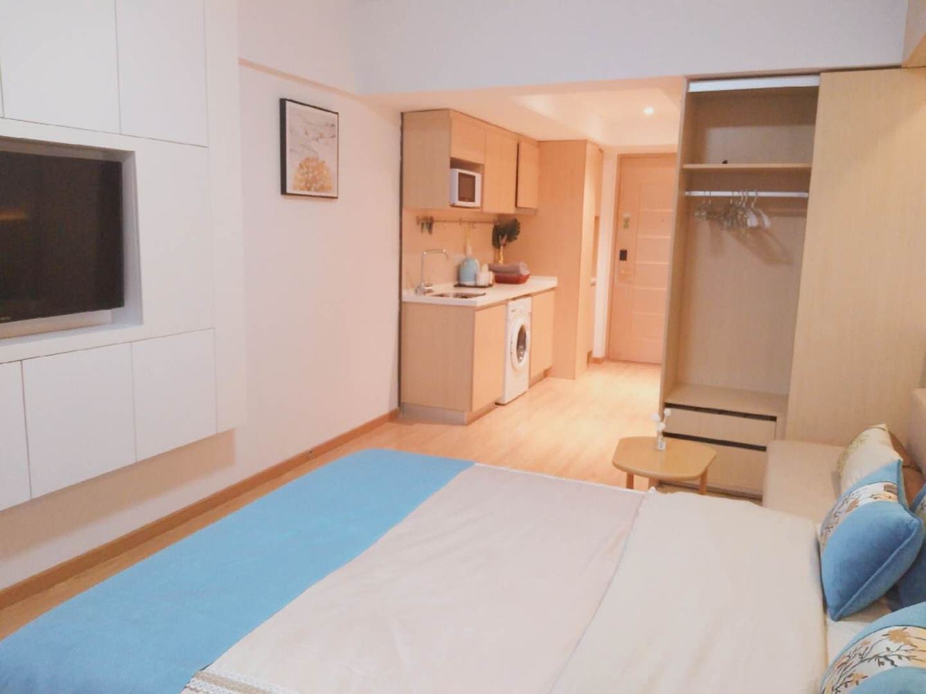阳光大床房