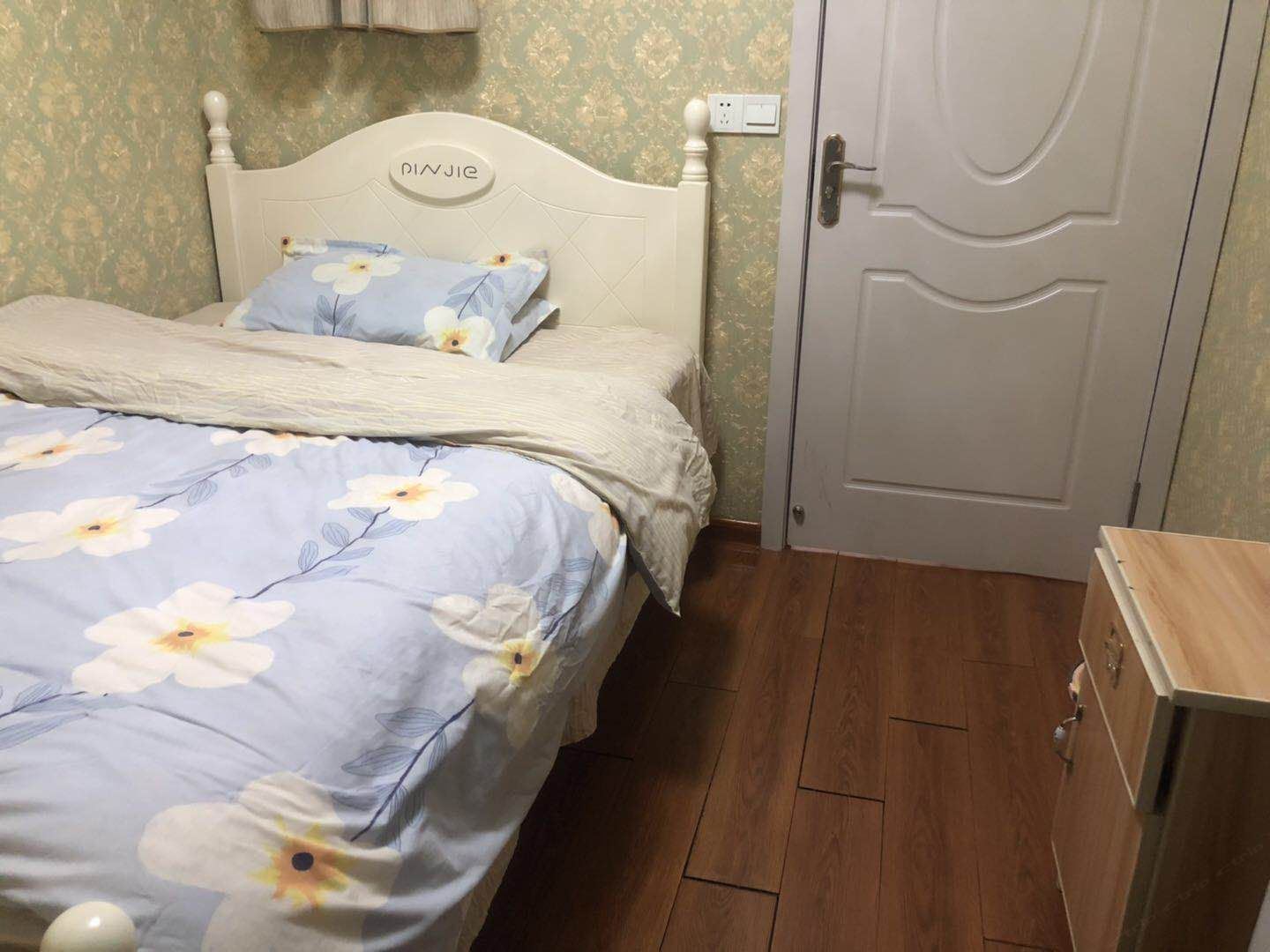 温馨小屋房