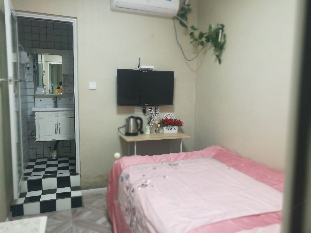 温馨小屋房