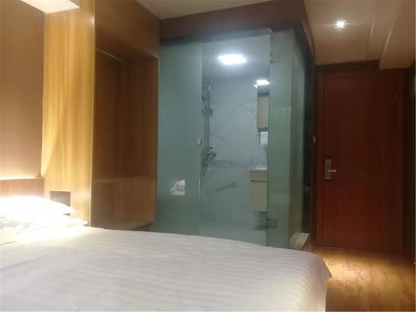 一室大床房