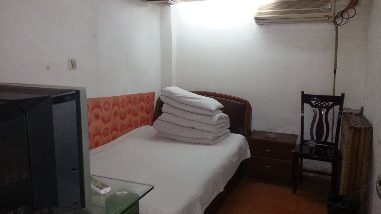 普通大床房(公共卫浴)