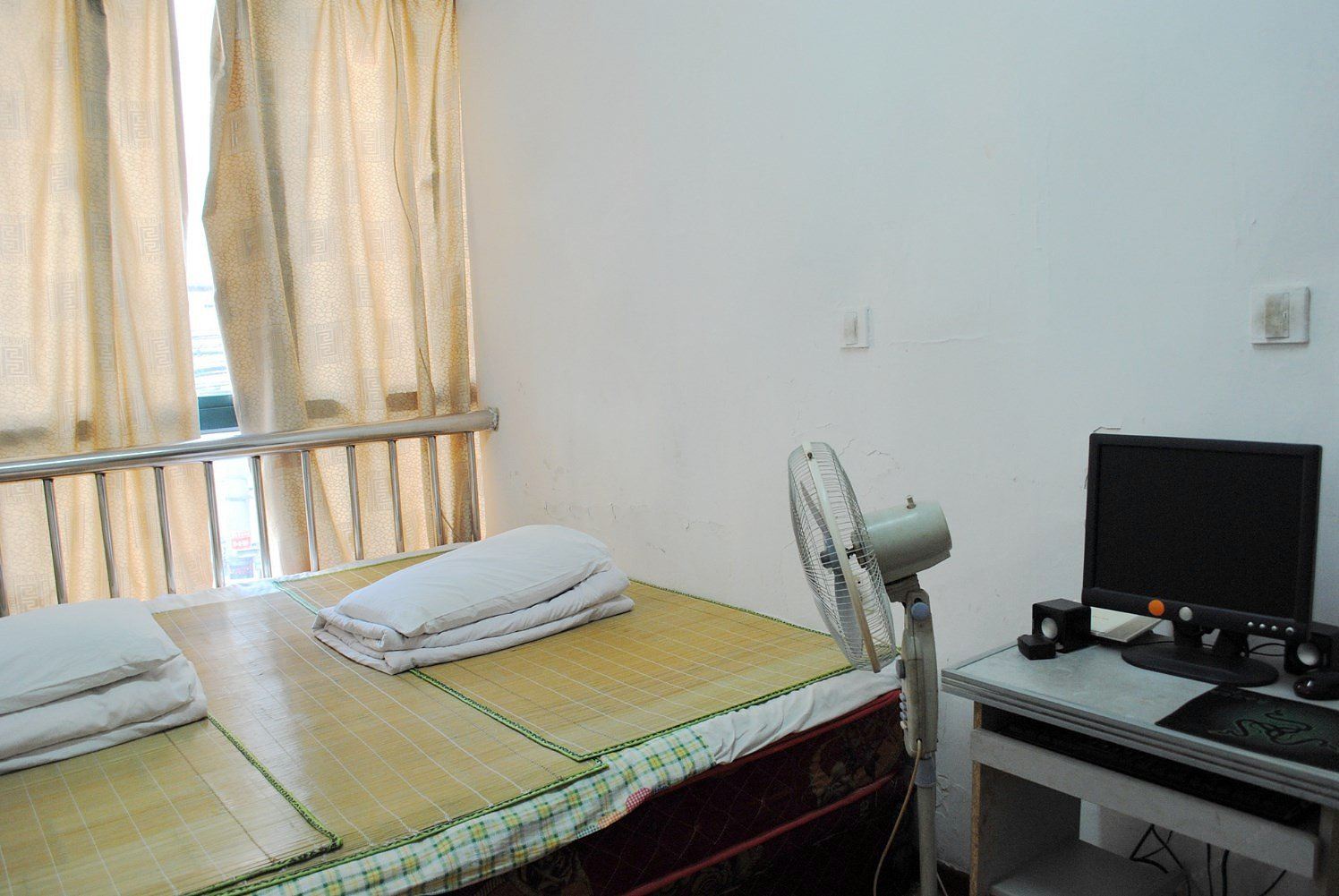 普通大床房(公共卫浴)