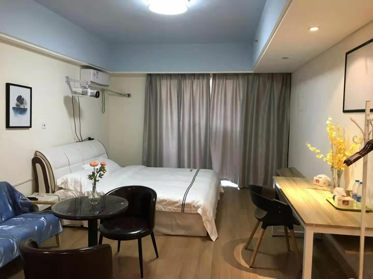 豪华大床房