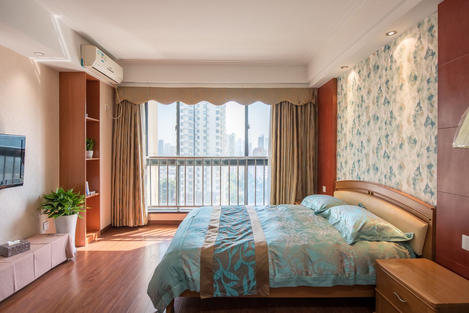 一室大床房(无窗)