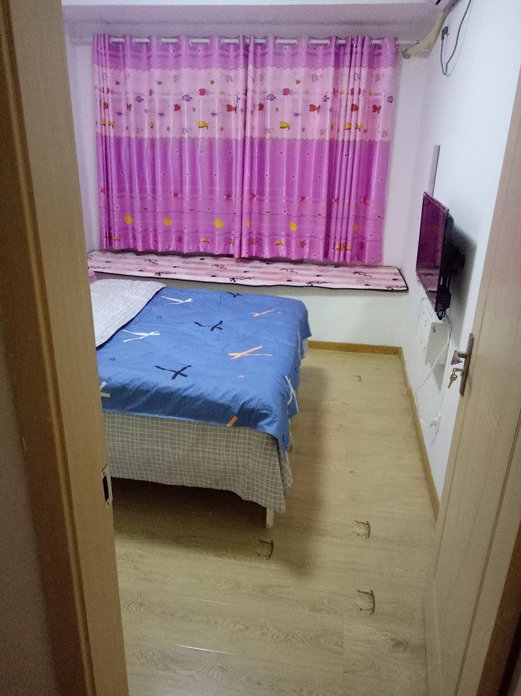 阳光大床房