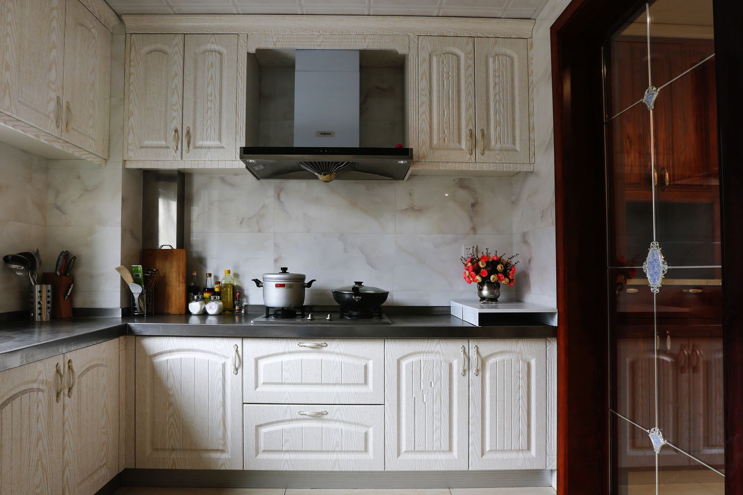 舒适三室二厅套房