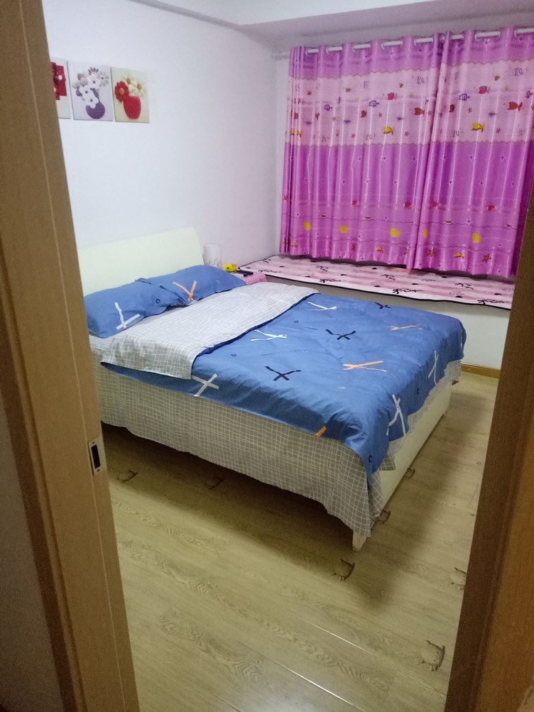 阳光大床房