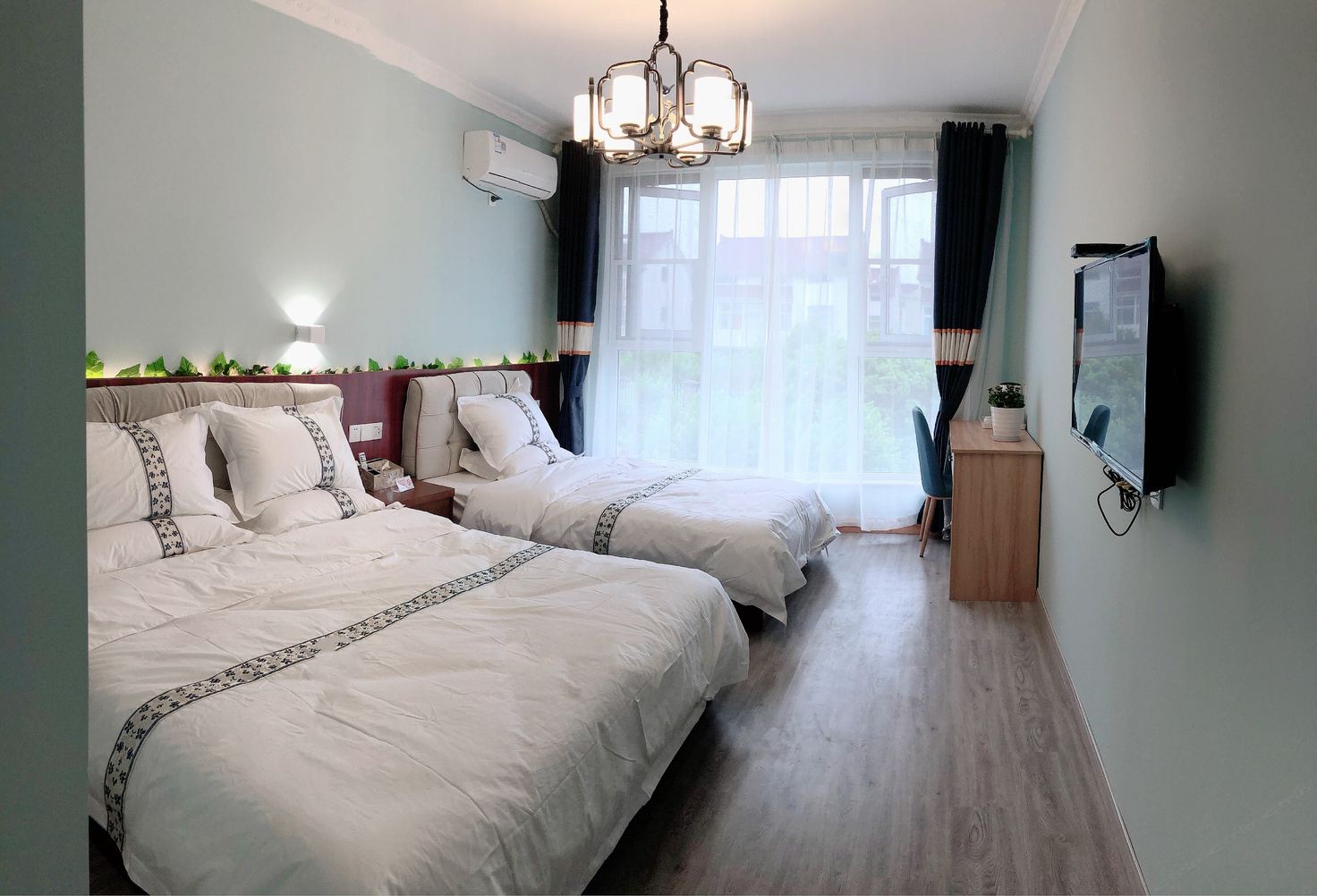 精致豪华家庭房