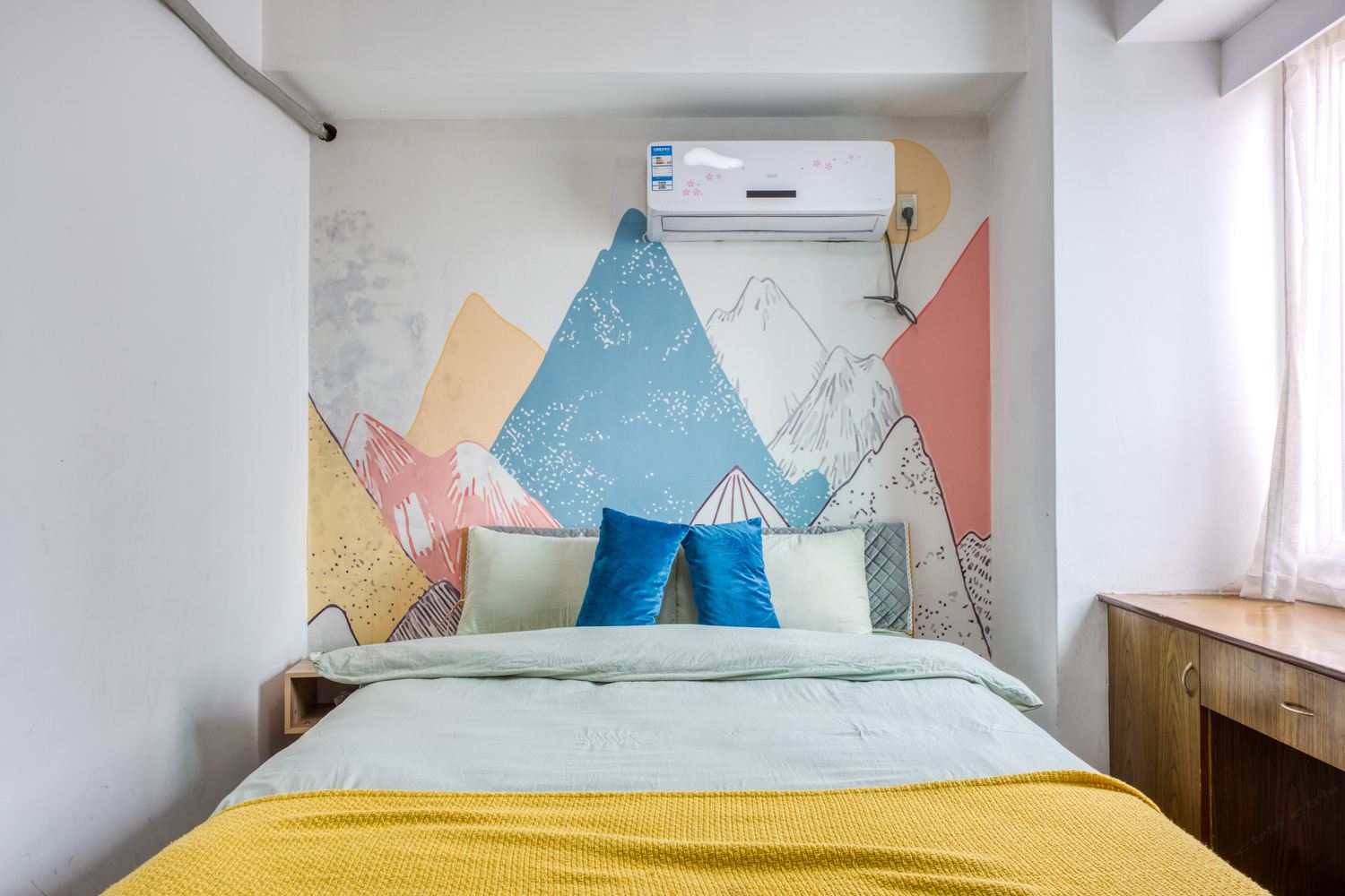 精装二室一厅套房