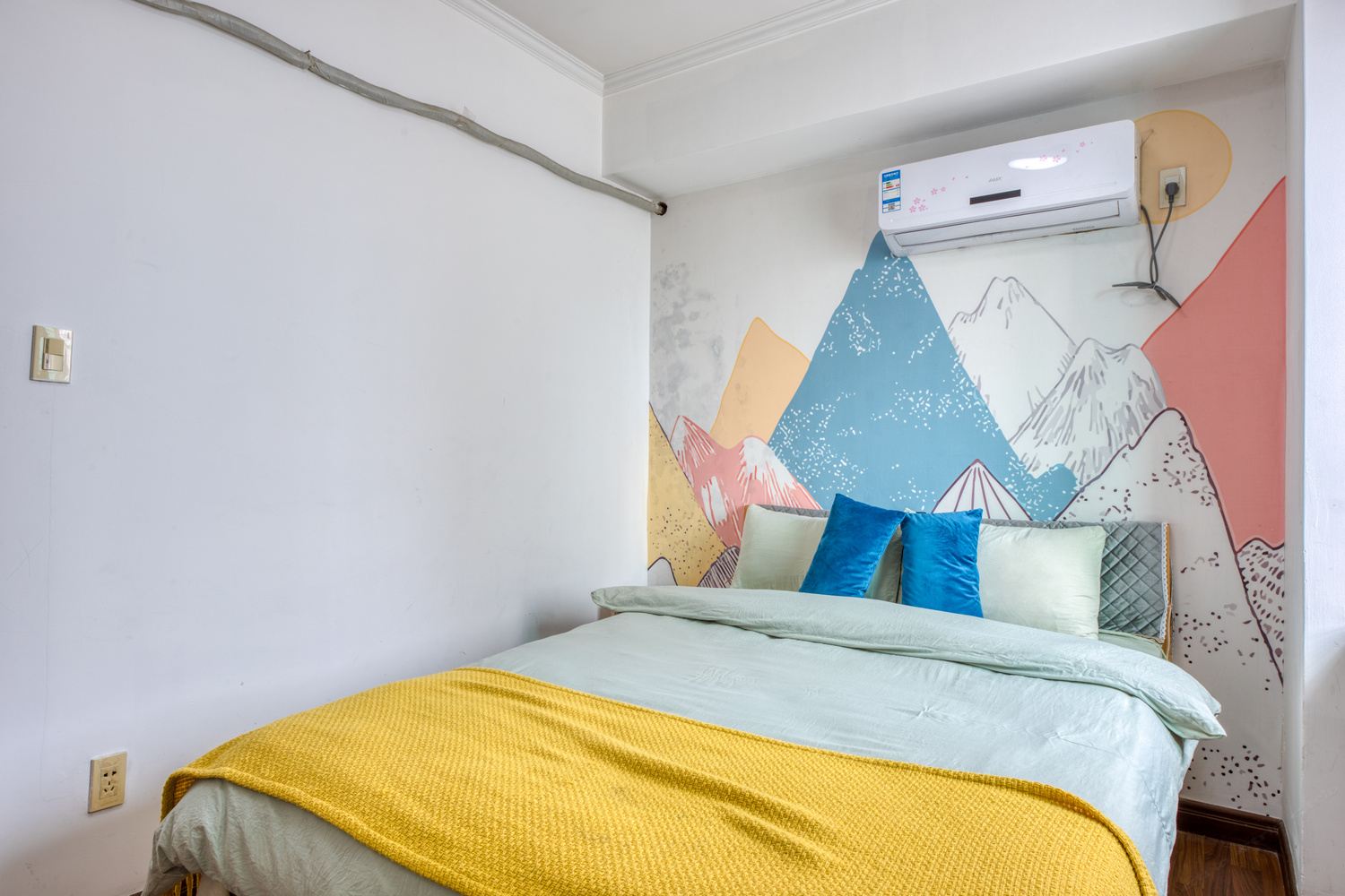 精装二室一厅套房