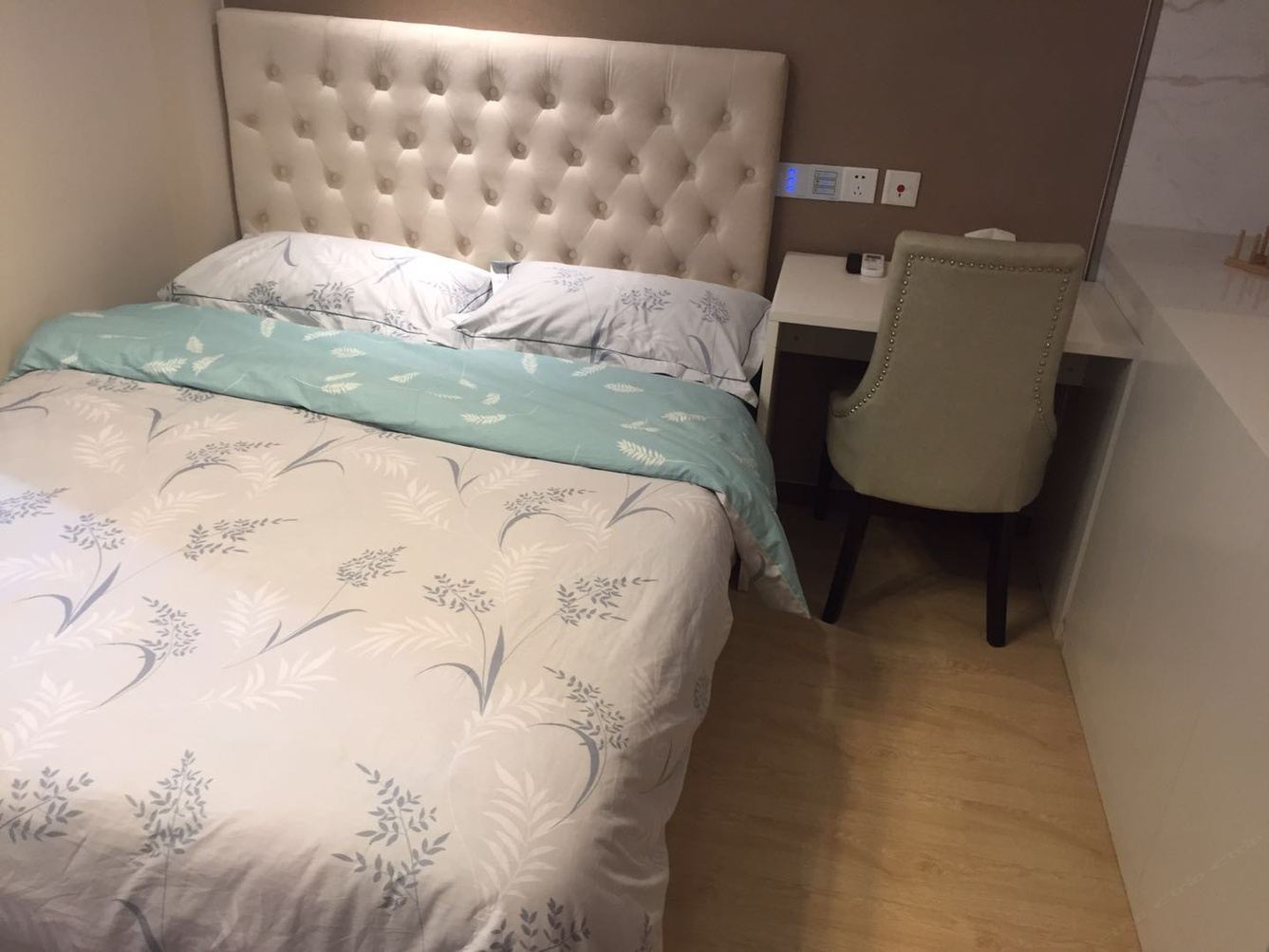 阳光精装大床房