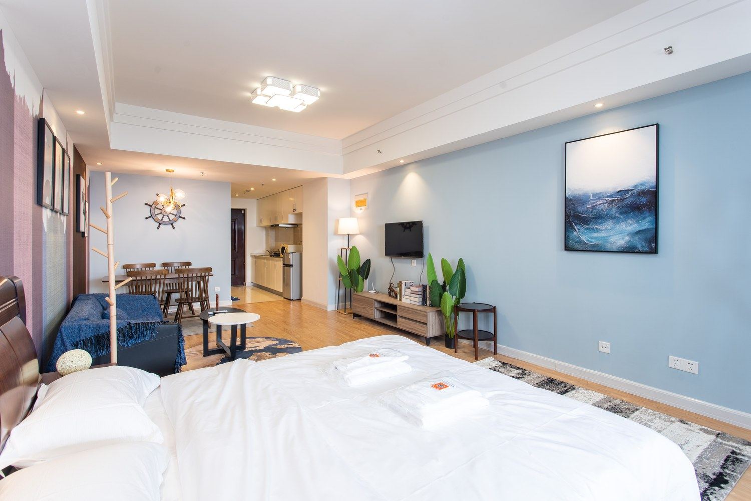 精装一室大床房