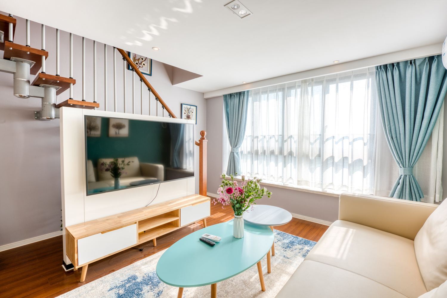 雅居一室一厅套房