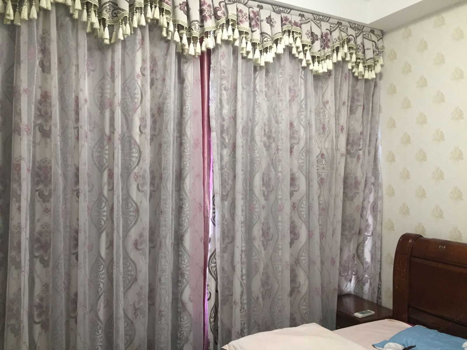 豪华三室两厅房