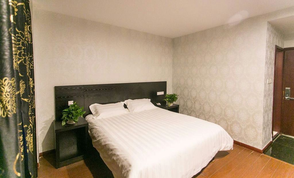 舒适大床房
