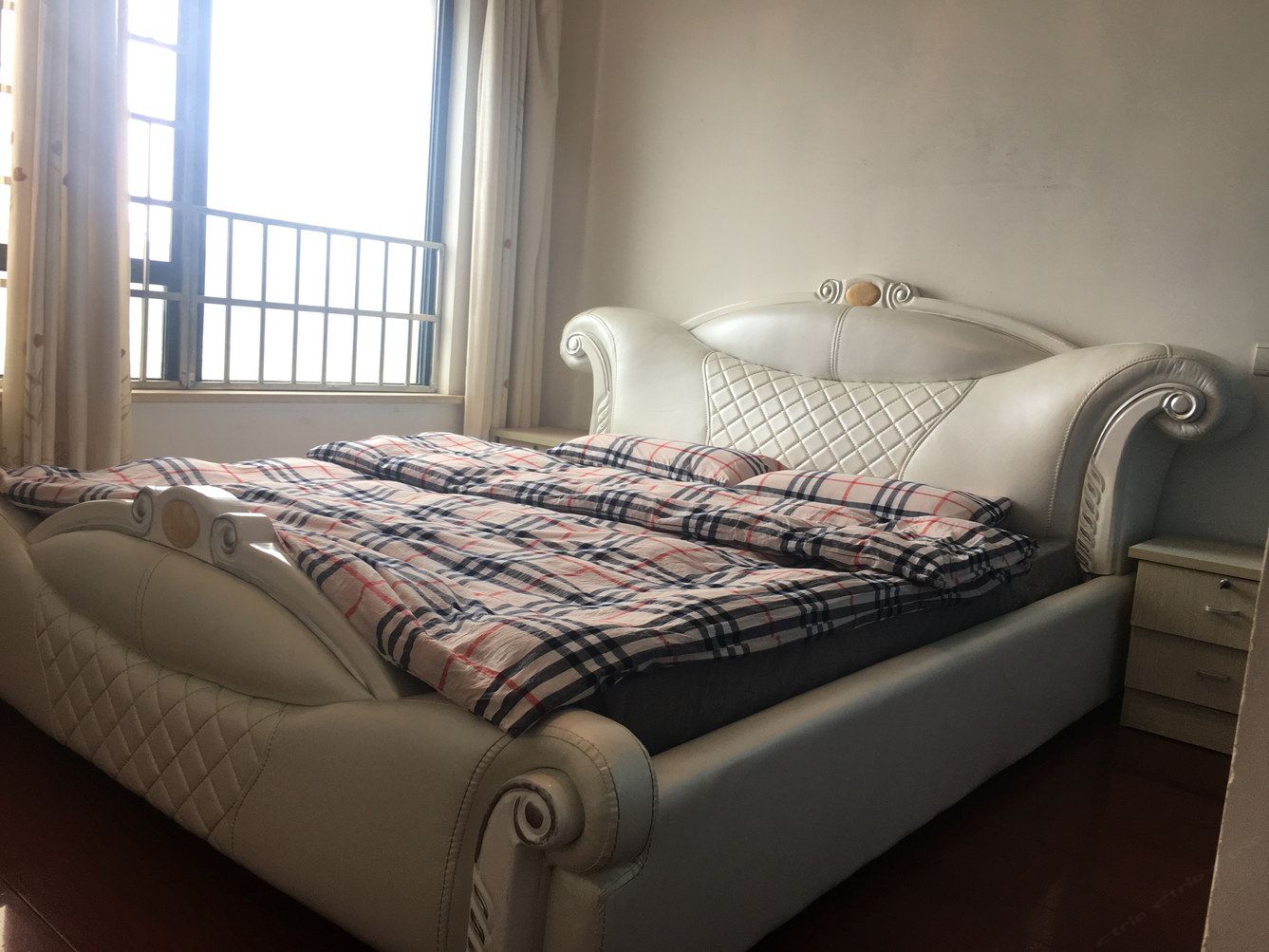 标准三室二厅套房