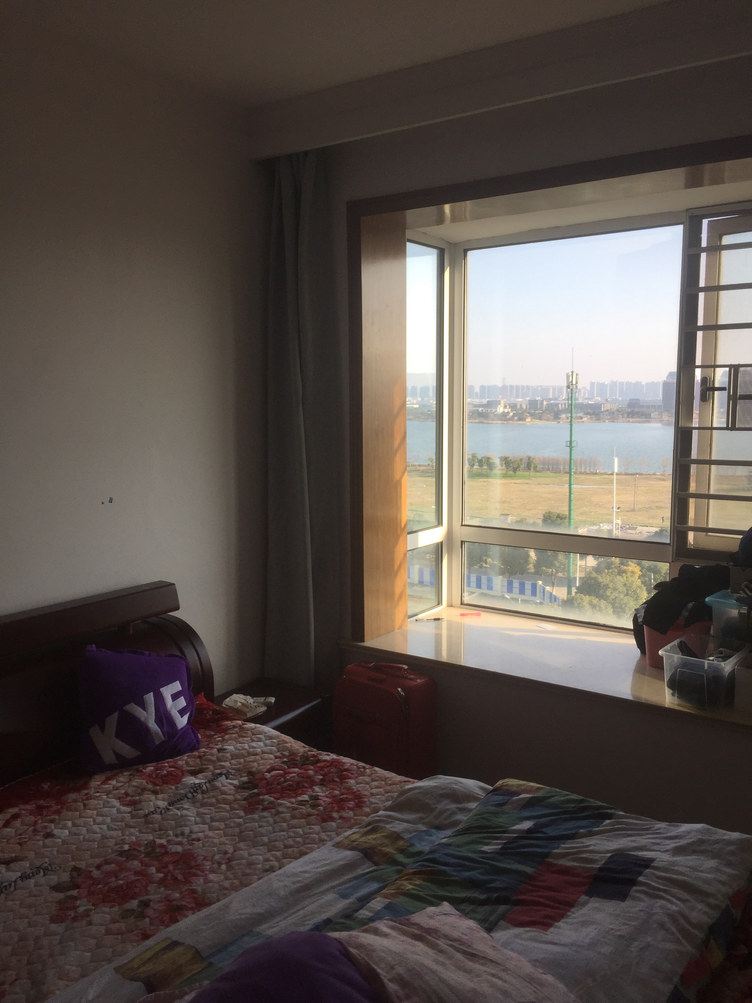 舒适湖景房