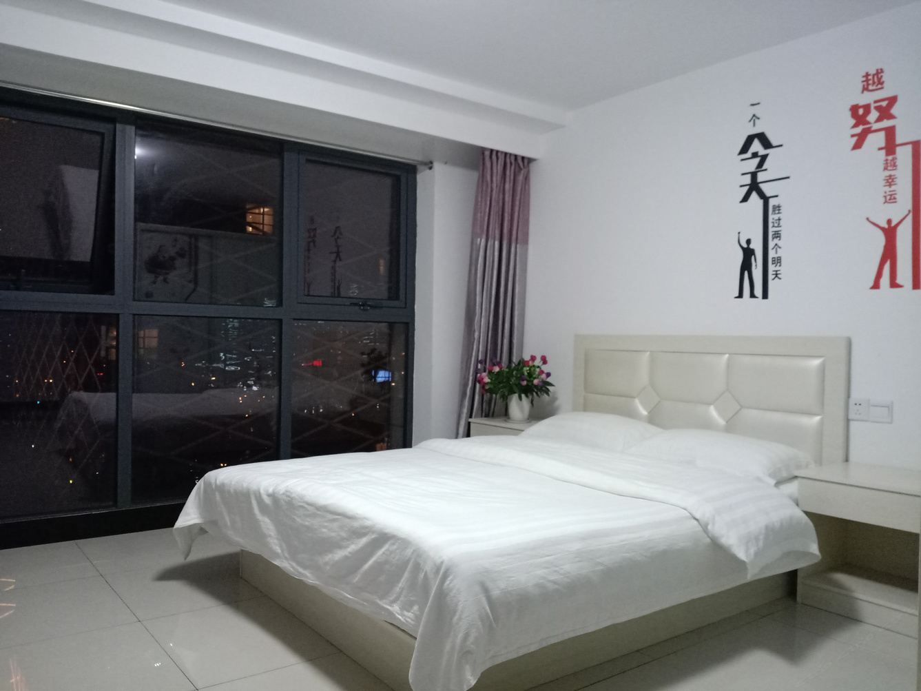 舒适阳光一室大床房
