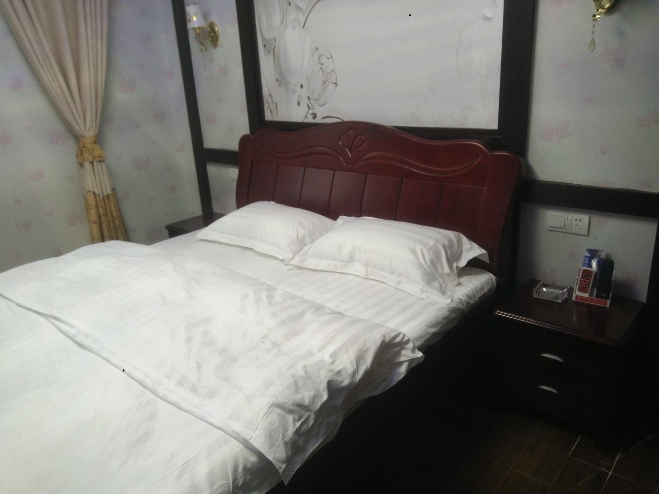 欧式一室大床房