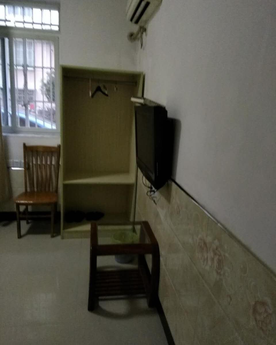 大床房(无窗)