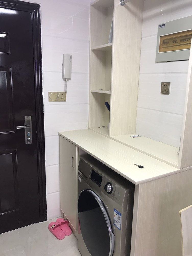 一室一厅套房(无窗)