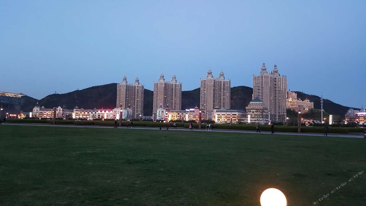 星海典藏精选loft酒店公寓(大连星海广场店)(原杰特酒店式公寓)
