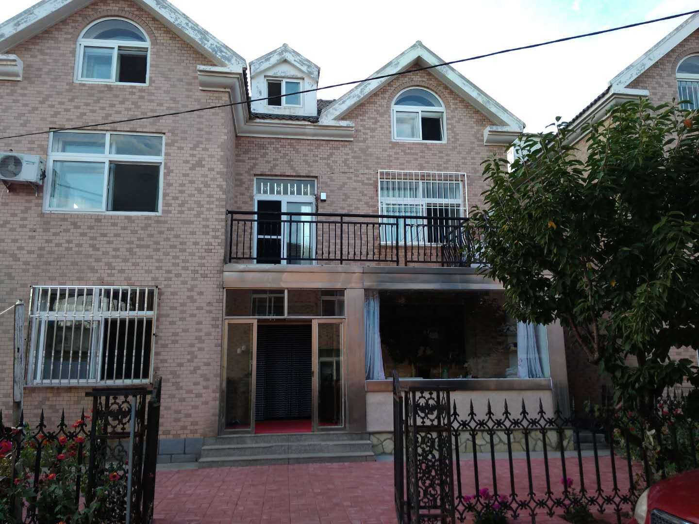 大连八零后与海旅店