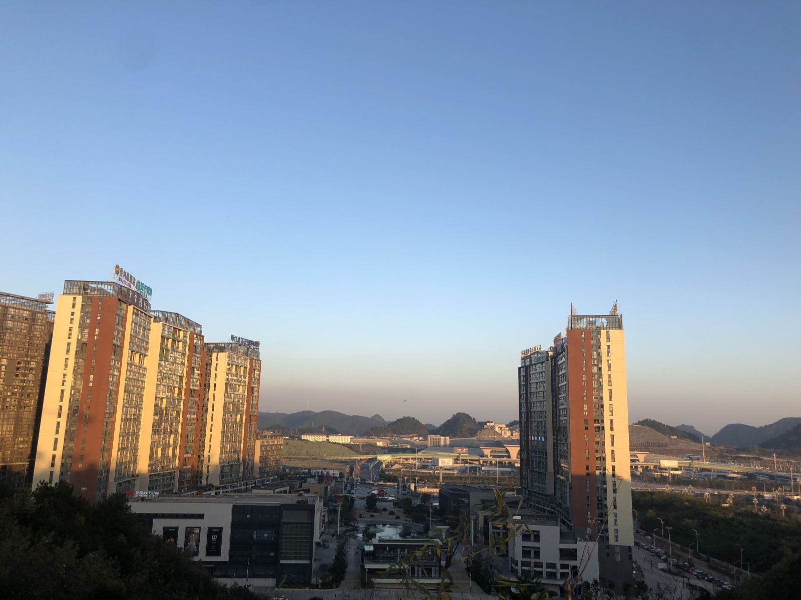 陆航酒店(贵阳北站店)