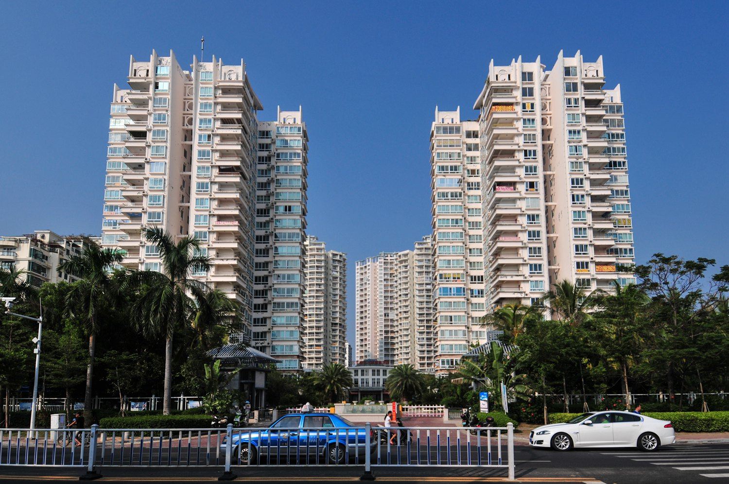 三亚湾海岸线海景度假公寓