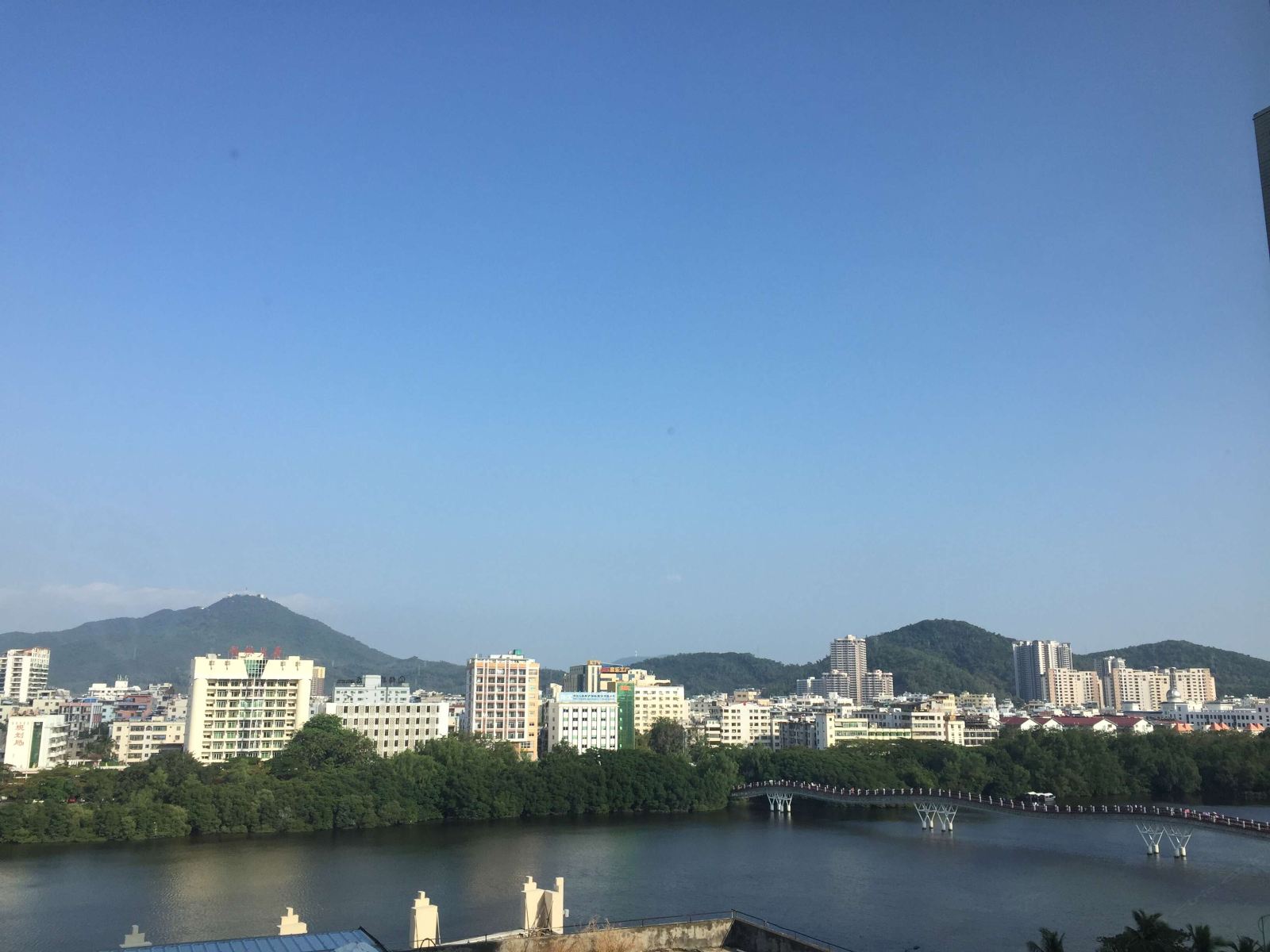 三亚隆诚商务酒店市区店