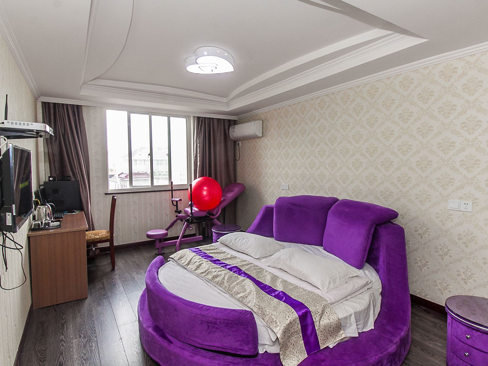 豪华电脑精品房