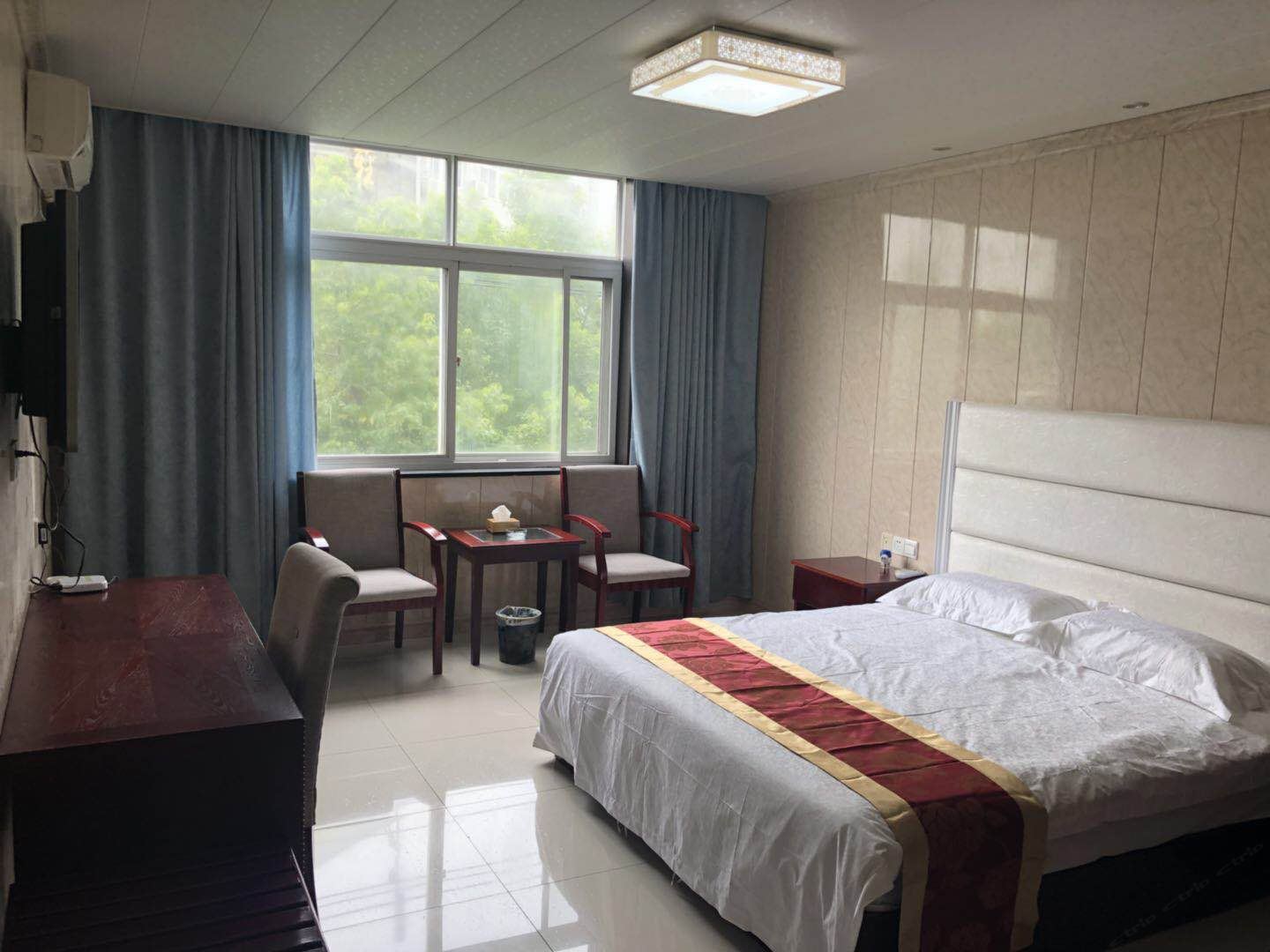 豪华大床房