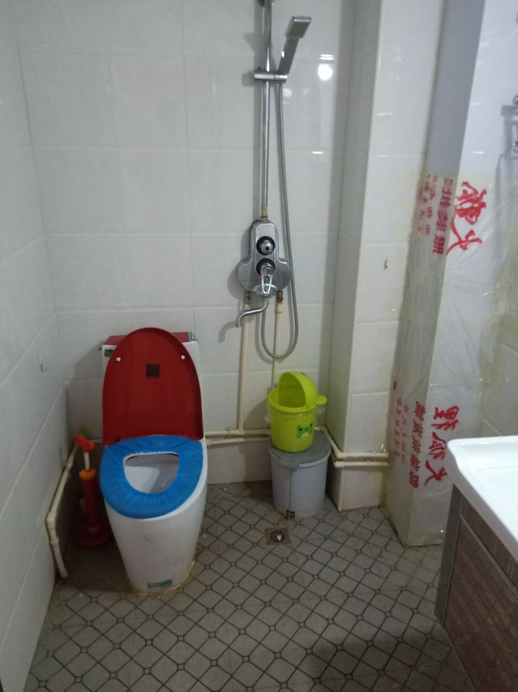 花园三室一厅套房