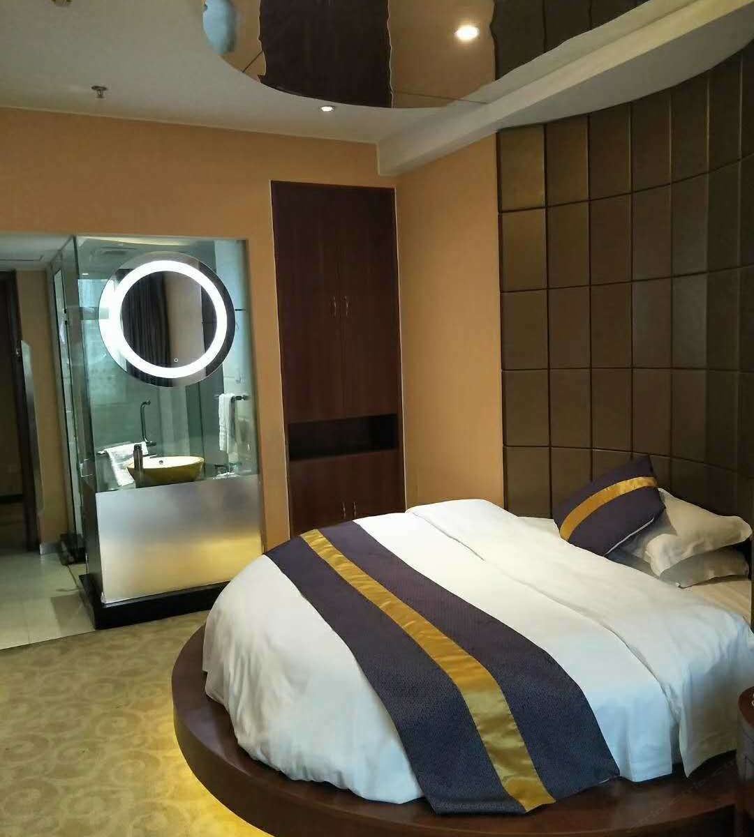 豪华大床房