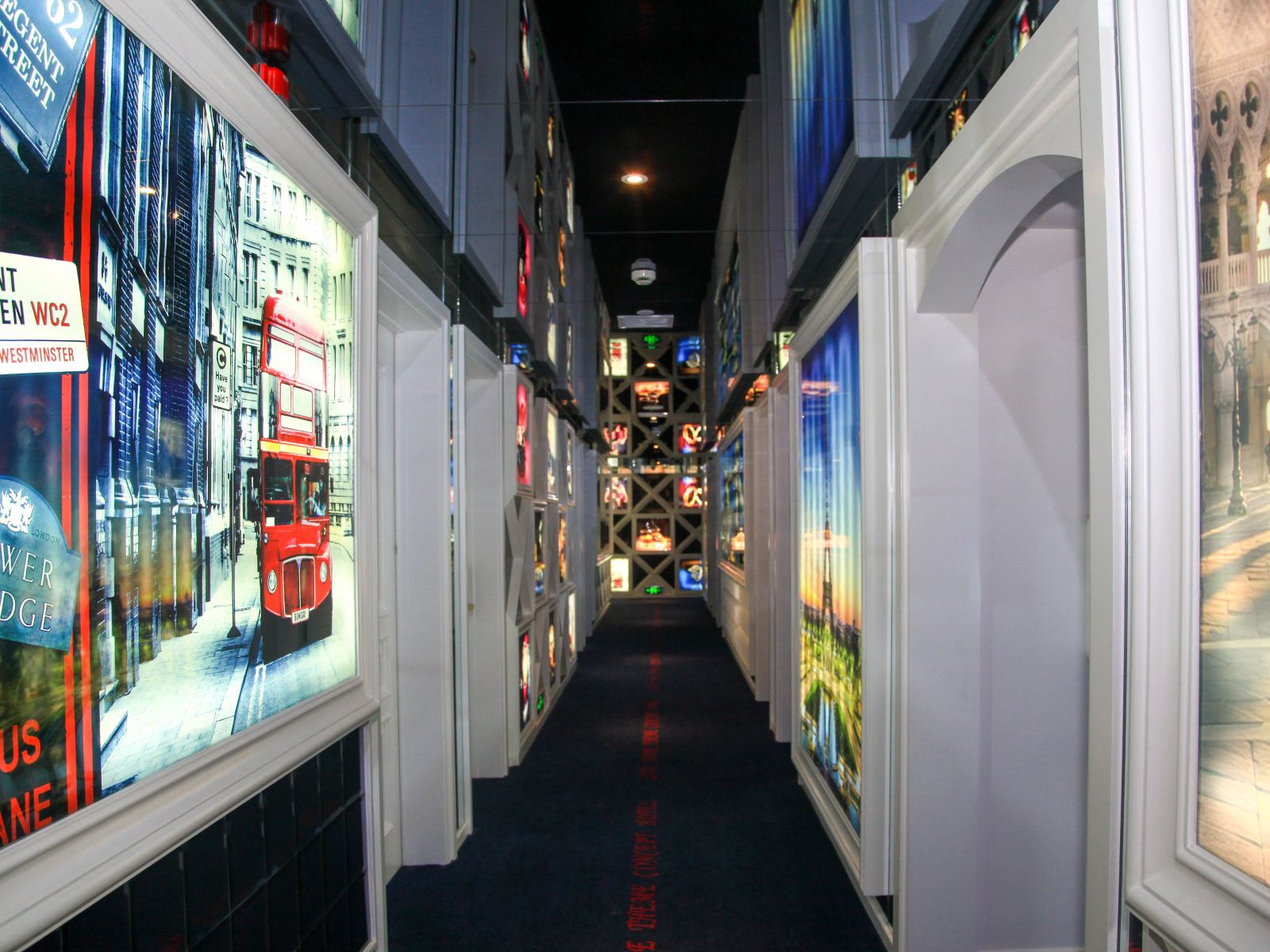 西宁爱的空间主题概念酒店