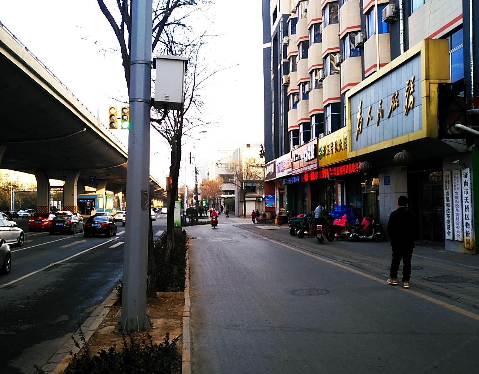 聚朋商务宾馆(济南长途汽车总站店)(原无影山中路店)