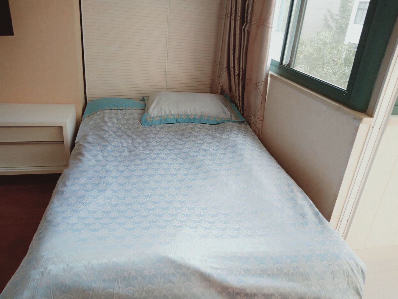 湖畔四室二厅套房