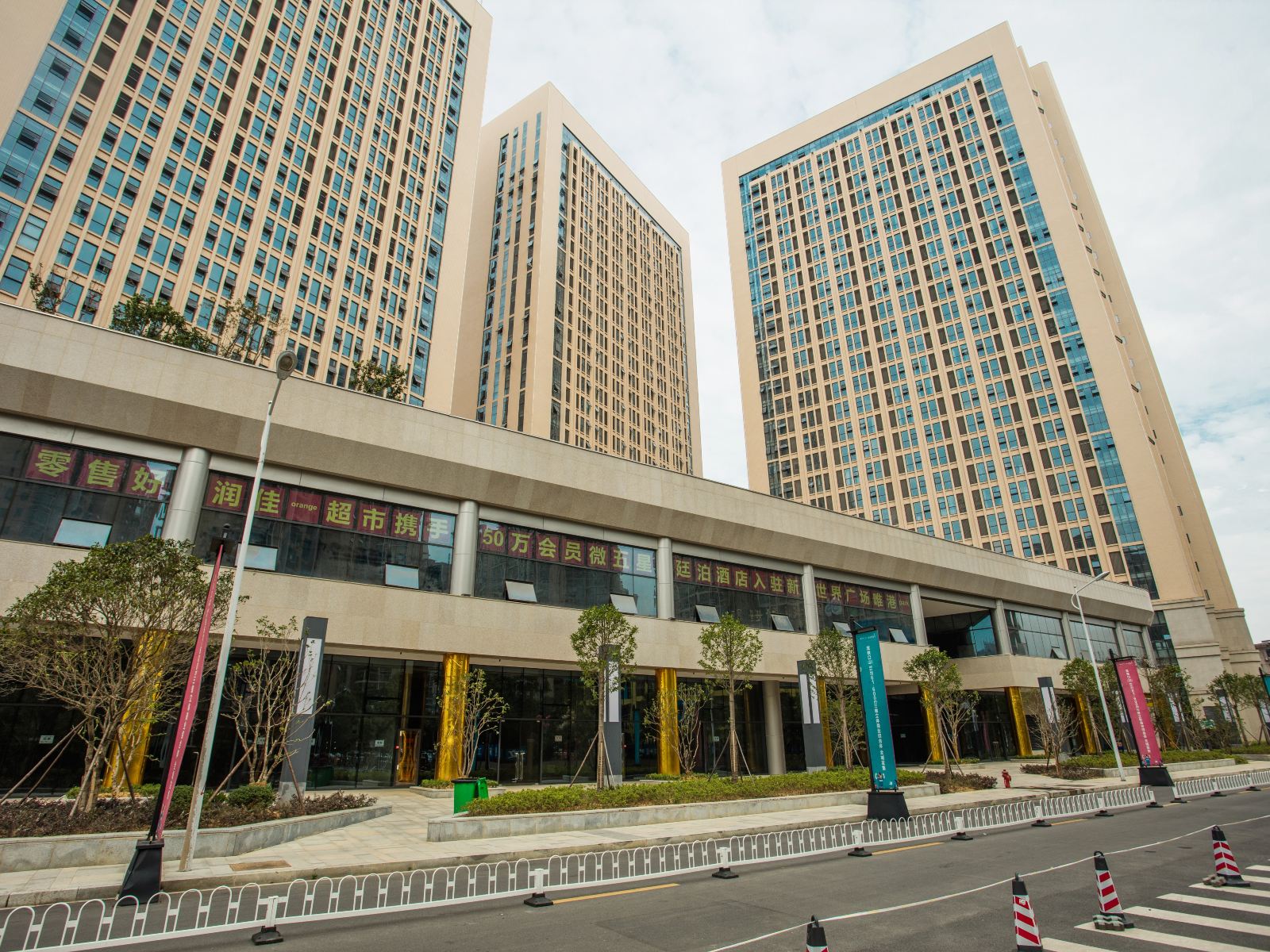 璞轻酒店(长沙树木岭地铁站店)