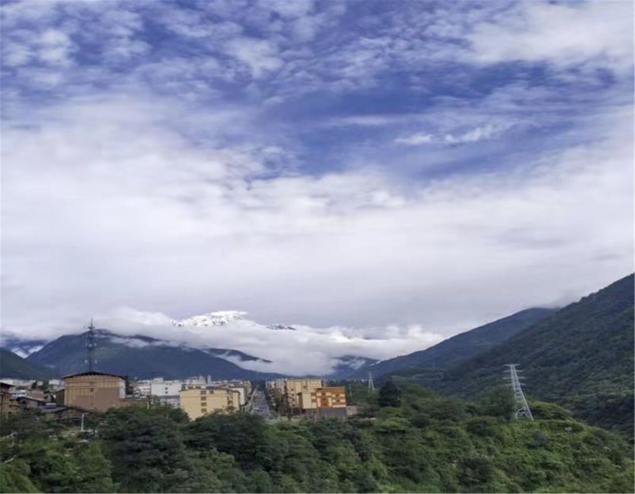 唐山宅渡影咖观影公寓