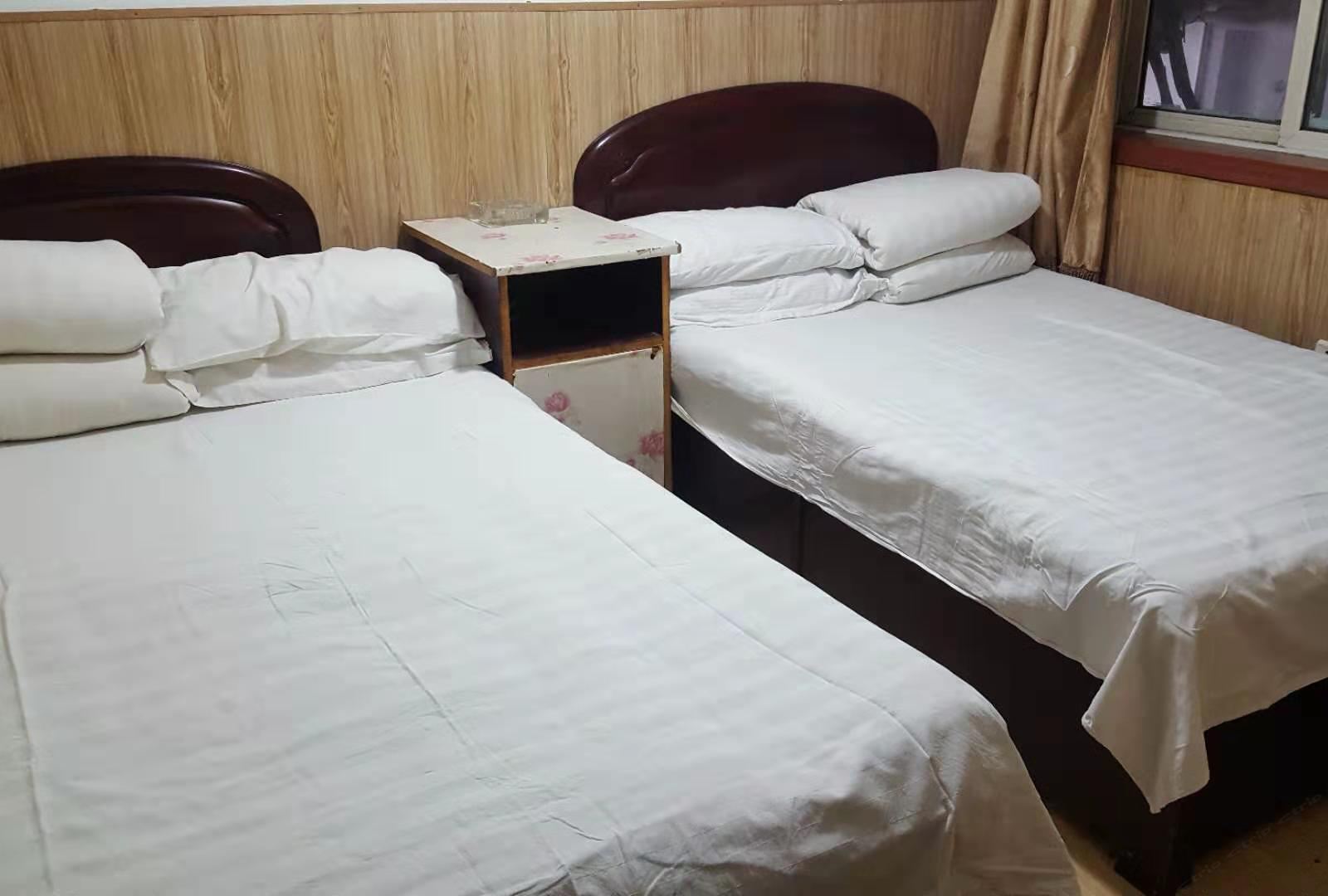 标准双床房
