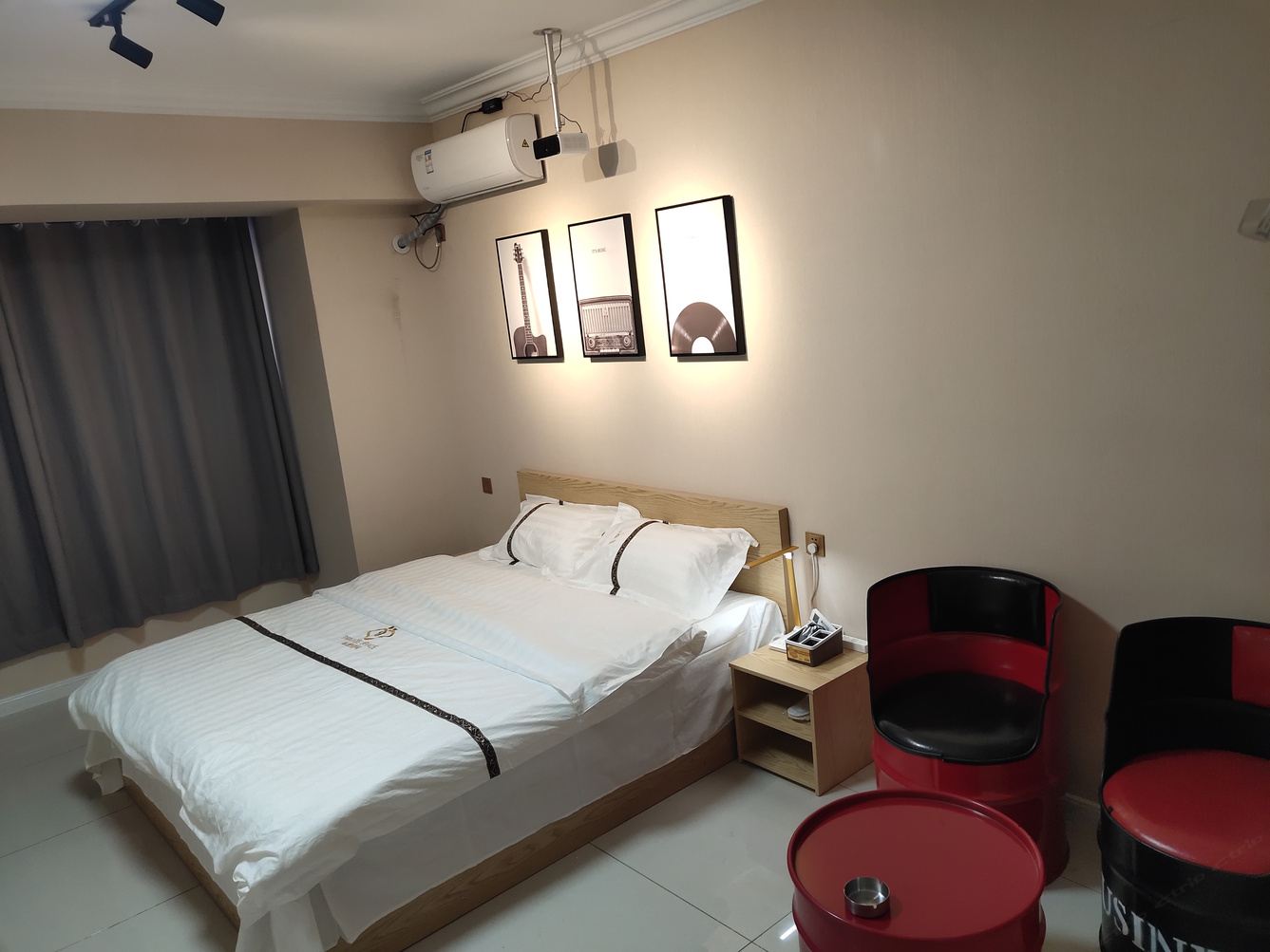 唐山迁安君和广场店公寓(7号店)