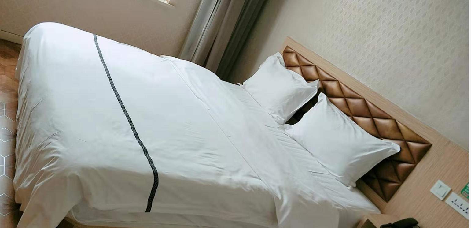 商务豪华大床房
