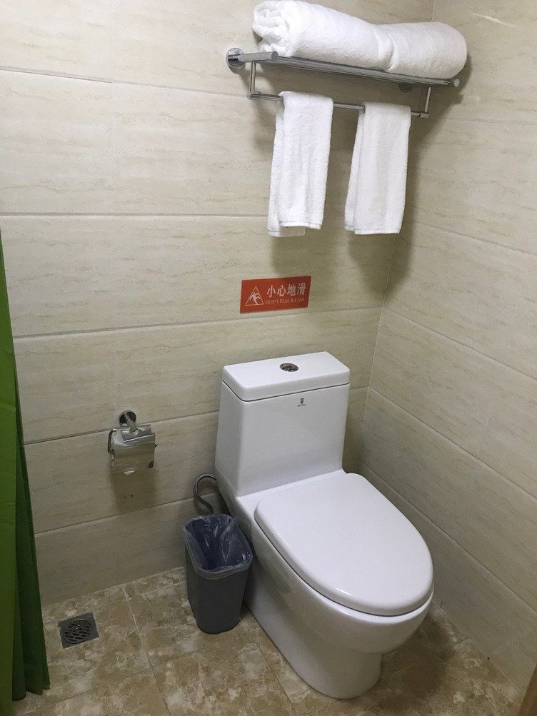 简约商务大床房