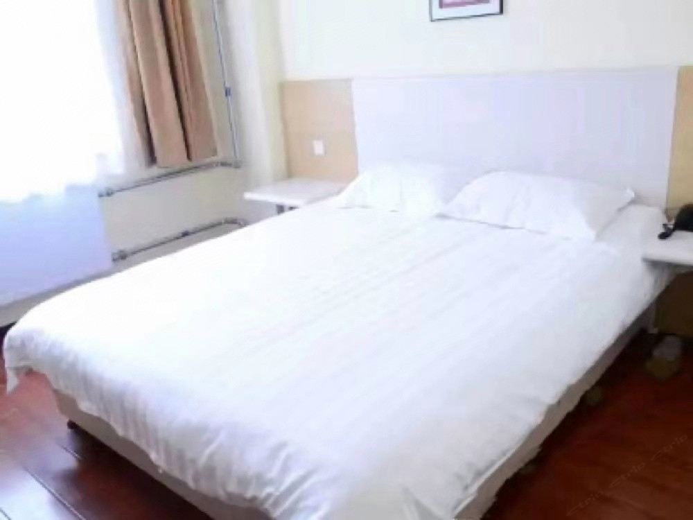 经济大床房